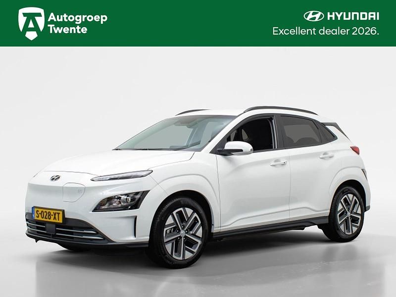 Serenity white (wit metallic) Occasion 2023 Hyundai Kona SUV | € 26.950 (Eerlijke prijs) - Afbeelding 1/4