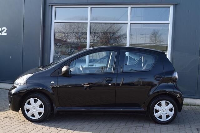 Occasion Toyota Aygo 68 PK (50 kW) 2010 Zwart Hatchback