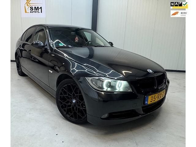 Zwart Gebruikt 2005 BMW 318 Executive Sedan | € 2.800 (Goede deal) - Afbeelding 1/4
