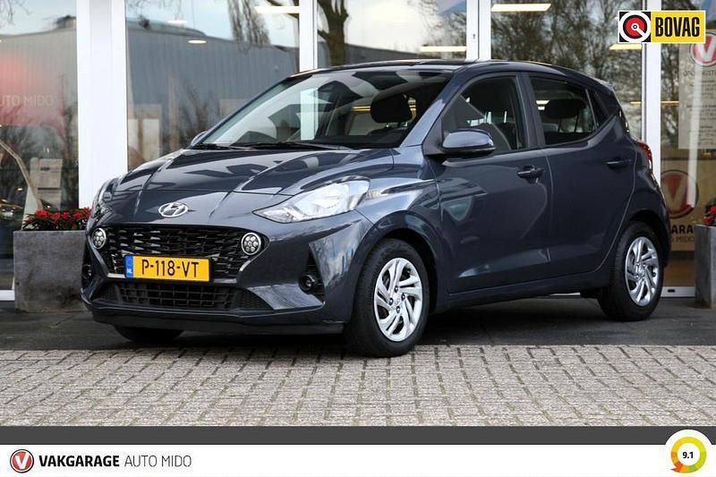 Grijs Occasion 2022 Hyundai i10 Comfort Hatchback | € 13.845 (Eerlijke prijs) - Afbeelding 1/4