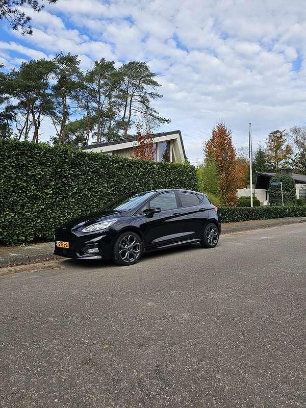 Zwart Occasion 2019 Ford Fiesta ST-Line Hatchback | € 11.750 (Eerlijke prijs) - Afbeelding 1/4
