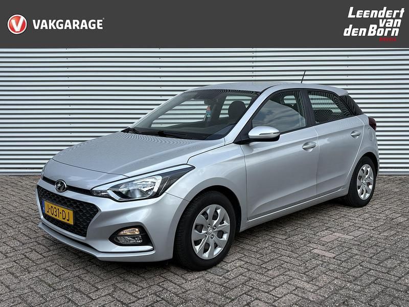 Grijs Gebruikt 2020 Hyundai i20 Comfort Hatchback | € 16.995 (Eerlijke prijs) - Afbeelding 1/4