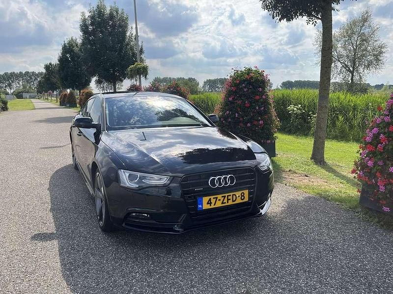 Zwart Gebruikt 2012 Audi A5 Proline Hatchback | € 10.500 (Eerlijke prijs) - Afbeelding 1/4