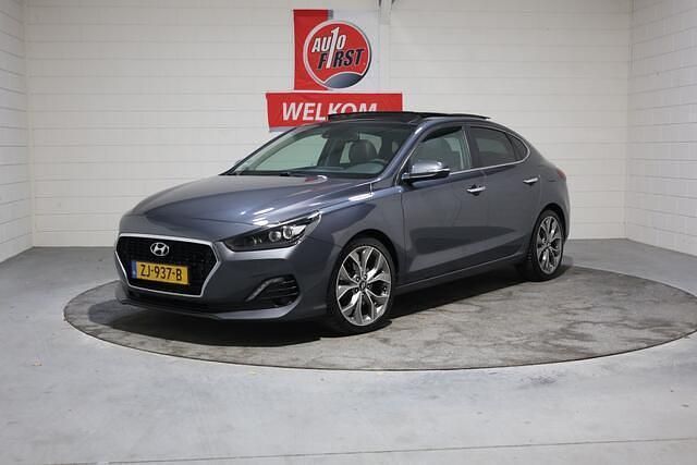 Grijs Gebruikt 2018 Hyundai i30 Premium Hatchback | € 15.950 (Duur) - Afbeelding 1/4