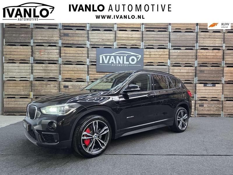 Zwart Gebruikt 2017 BMW X1 Executive SUV | € 19.700 (Super prijs) - Afbeelding 1/4