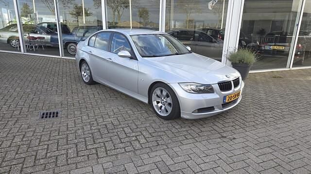Grijs Occasion 2006 BMW 320 Executive Sedan | € 2.650 (Goede deal) - Afbeelding 1/4