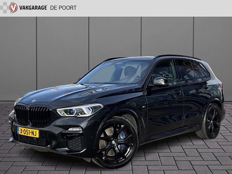 Zwart (metallic) Gebruikt 2020 BMW X5 Executive SUV | € 53.945 (Eerlijke prijs) - Afbeelding 1/4