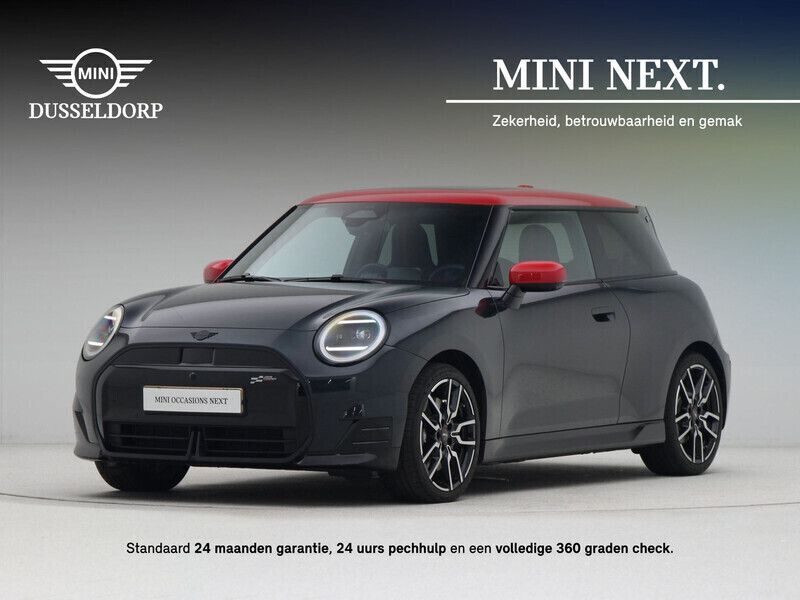 Grijs, metallic lak Gebruikt 2024 Mini Cooper SE Hatchback | € 39.950 - Afbeelding 1/4