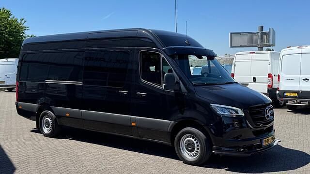 Occasion Mercedes Sprinter 190 PK (139 kW) 2021 Zwart (metallic) Van