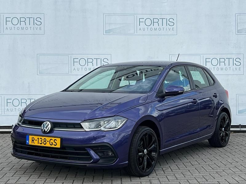 Paars Gebruikt 2022 VW Polo Hatchback | € 17.900 (Goede deal) - Afbeelding 1/4