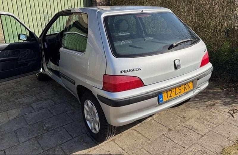 Occasion Peugeot 106 60 PK (44 kW) 2003 Grijs Hatchback