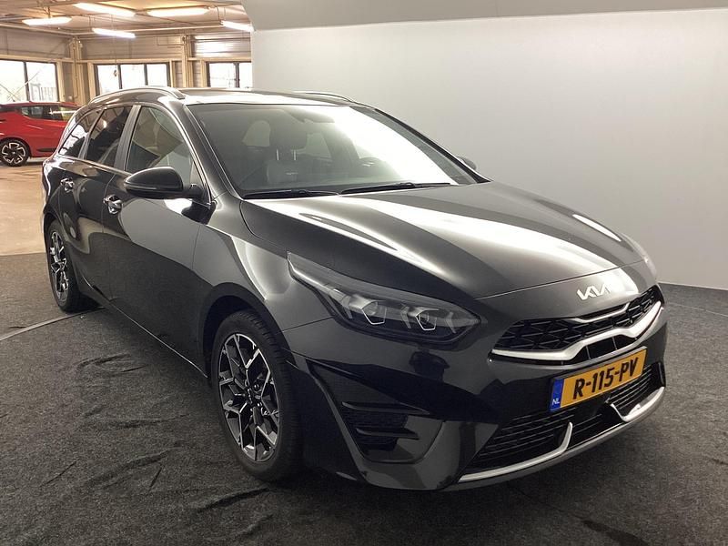 Occasion Kia Ceed GT-Line 120 PK (88 kW) 2022 Zwart Hatchback