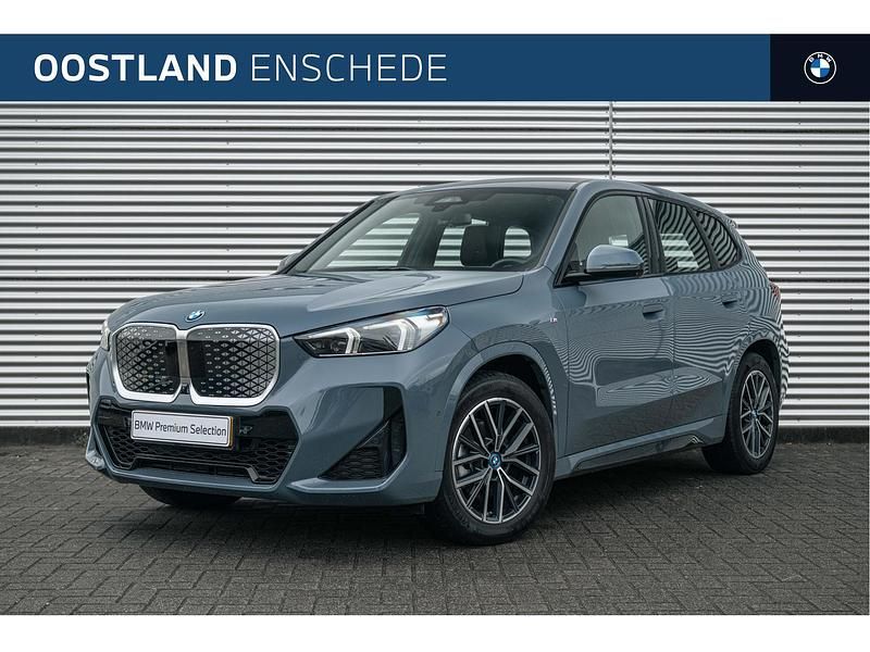 Grijs Occasion 2025 BMW iX1 Executive SUV | € 42.950 (Super prijs) - Afbeelding 1/4