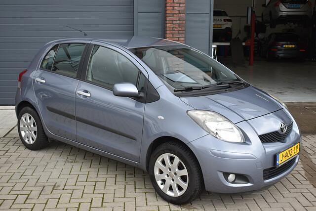 Blauw Occasion 2011 Toyota Yaris Cool Hatchback | € 5.250 (Eerlijke prijs) - Afbeelding 1/4