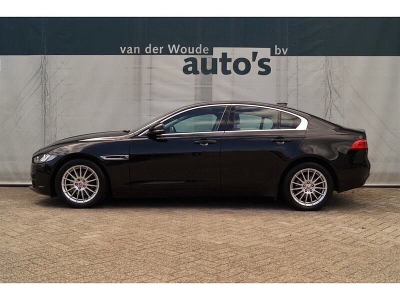 Zwart Gebruikt 2017 Jaguar XE Prestige Sedan | € 13.900 (Duur) - Afbeelding 1/4