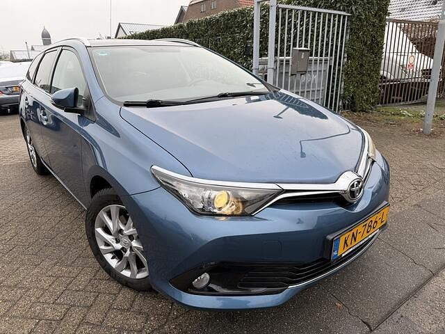 Blauw Occasion 2016 Toyota Auris Touring Sports Trend Stationwagen | € 7.900 (Eerlijke prijs) - Afbeelding 1/4