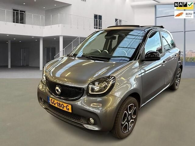Grijs Gebruikt 2015 Smart ForFour Prime Hatchback | € 5.800 (Eerlijke prijs) - Afbeelding 1/4