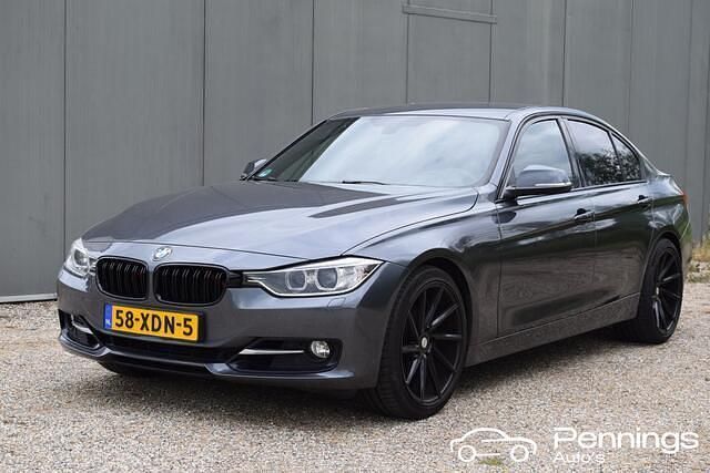 Grijs Gebruikt 2012 BMW 328 Executive Sedan | € 15.390 (Iets duurder) - Afbeelding 1/4