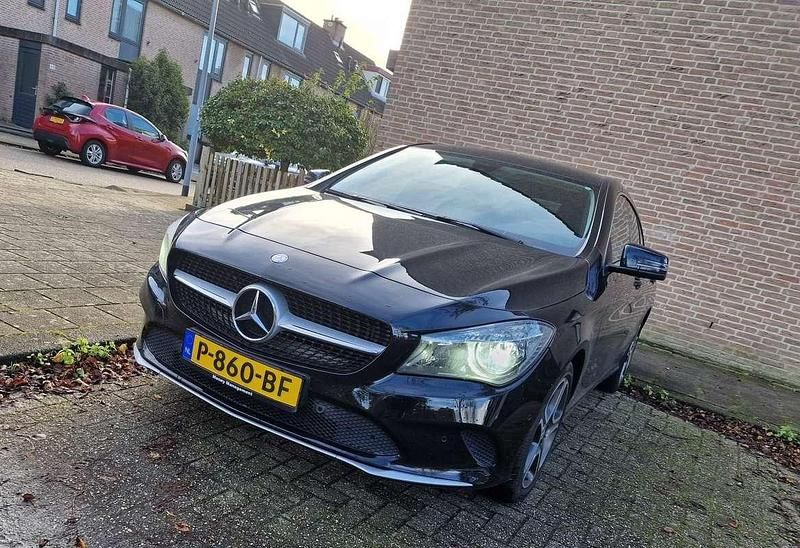 Zwart Occasion 2018 Mercedes CLA180 Business Sedan | € 14.000 (Eerlijke prijs) - Afbeelding 1/4