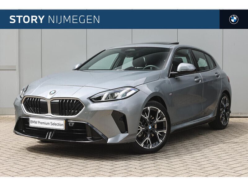 Grijs Gebruikt 2025 BMW 120 M Sport Hatchback | € 41.950 (Super prijs) - Afbeelding 1/4