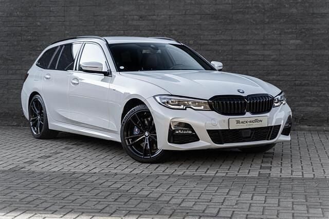 Wit Gebruikt 2021 BMW 330 M Sport Sedan | € 36.950 (Eerlijke prijs) - Afbeelding 1/4
