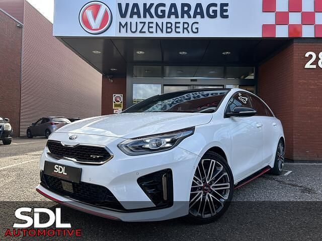 Wit Occasion 2019 Kia ProCeed GT Hatchback | € 22.945 (Eerlijke prijs) - Afbeelding 1/4