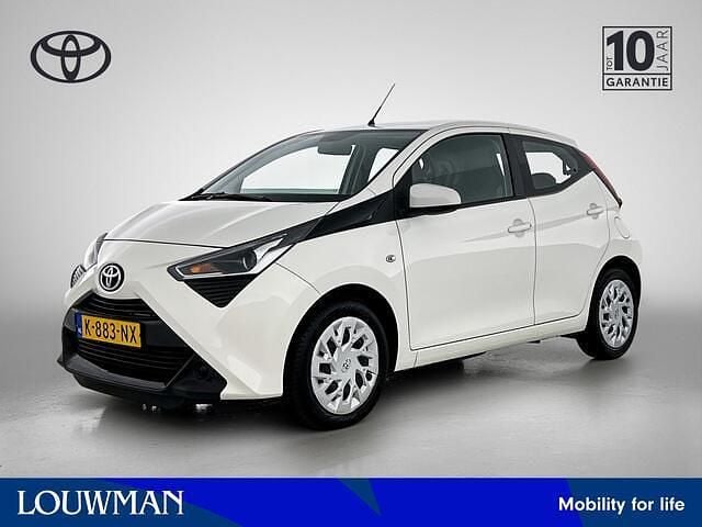Wit Gebruikt 2021 Toyota Aygo X-play Hatchback | € 12.445 (Eerlijke prijs) - Afbeelding 1/4