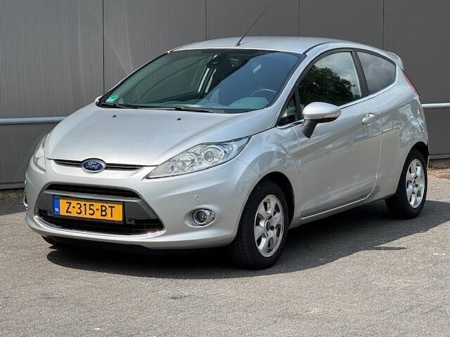 Grijs Gebruikt 2010 Ford Fiesta Ghia Hatchback | € 2.450 (Eerlijke prijs) - Afbeelding 1/4
