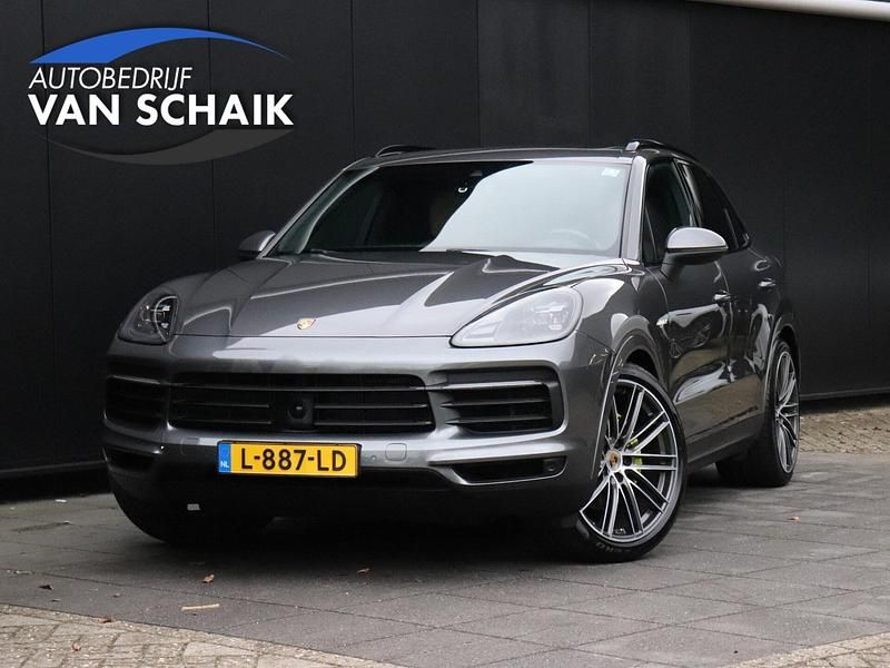 Grijs Occasion 2019 Porsche Cayenne SUV | € 49.999 (Super prijs) - Afbeelding 1/4