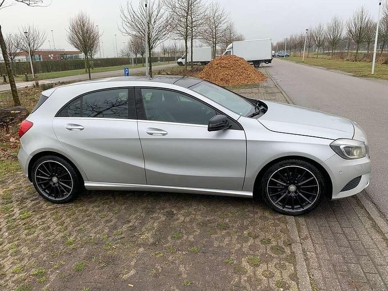 Occasion Mercedes A180 Ambition 122 PK (89 kW) 2012 Grijs Hatchback