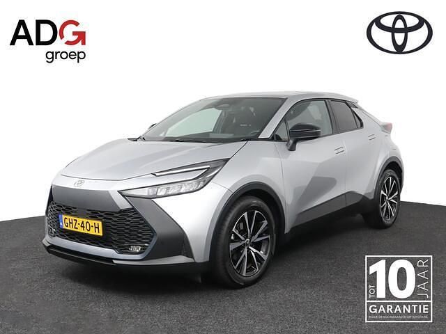 Grijs Gebruikt 2024 Toyota C-HR SUV | € 32.950 (Duur) - Afbeelding 1/4