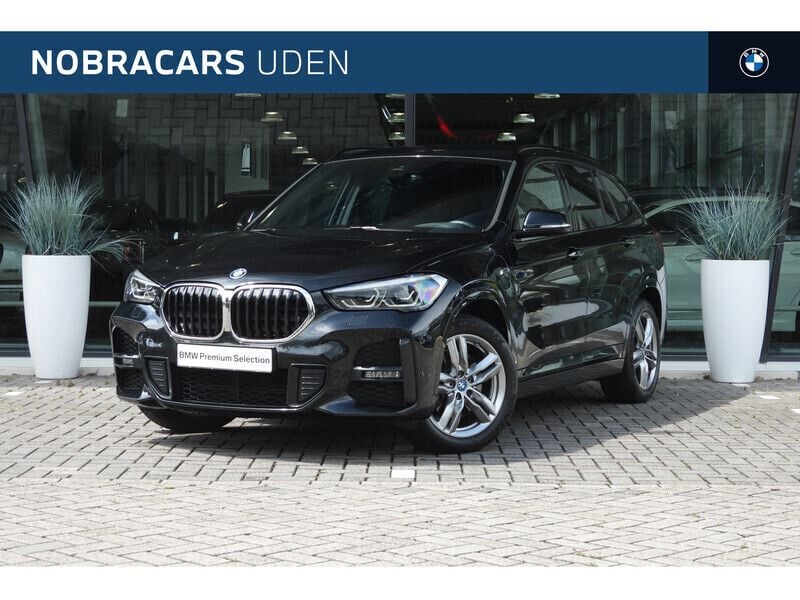 Saphirschwarz Gebruikt 2022 BMW X1 M Sport SUV | € 34.950 (Eerlijke prijs) - Afbeelding 1/4