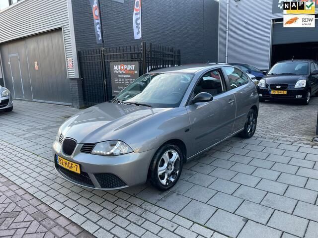 Grijs, metallic lak Gebruikt 2008 Seat Ibiza Sport Hatchback | € 1.999 (Super prijs) - Afbeelding 1/4