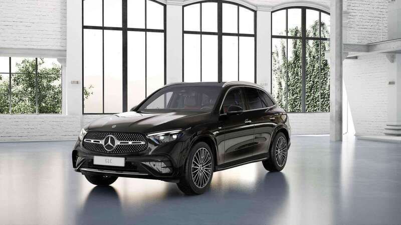 Zwart Nieuw 2025 Mercedes GLC300e AMG line SUV | € 87.850 (Iets duurder) - Afbeelding 1/4