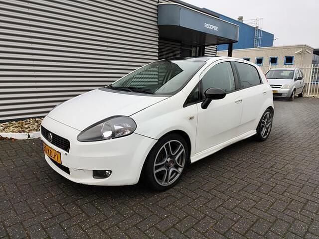 Wit Gebruikt 2009 Fiat Grande Punto Sport Hatchback | € 1.500 (Super prijs) - Afbeelding 1/4