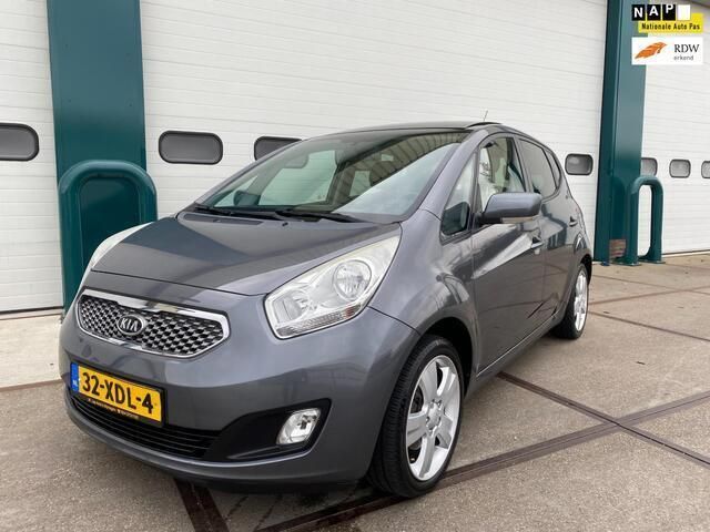 Grijs, metallic lak Gebruikt 2011 Kia Venga Hatchback | € 7.425 (Duur) - Afbeelding 1/4