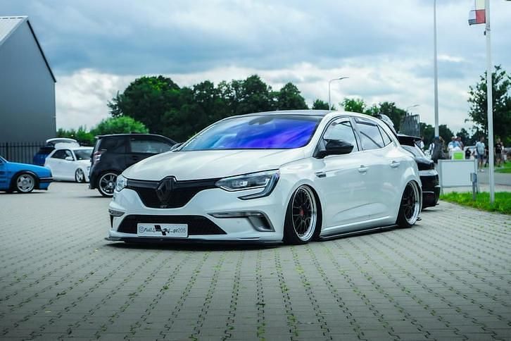Wit Gebruikt 2018 Renault Mégane IV GT Hatchback | € 20.500 (Iets duurder) - Afbeelding 1/4