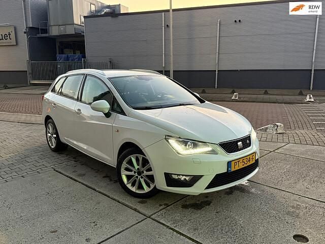 Wit Occasion 2013 Seat Ibiza ST FR Stationwagen | € 4.250 (Eerlijke prijs) - Afbeelding 1/4