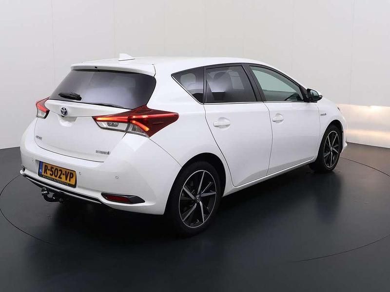 Occasion Toyota Auris Hybrid Executive 136 PK (100 kW) 2017 Wit Hatchback