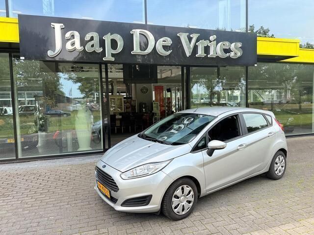 Grijs Gebruikt 2015 Ford Fiesta Style Hatchback | € 6.950 (Eerlijke prijs) - Afbeelding 1/4