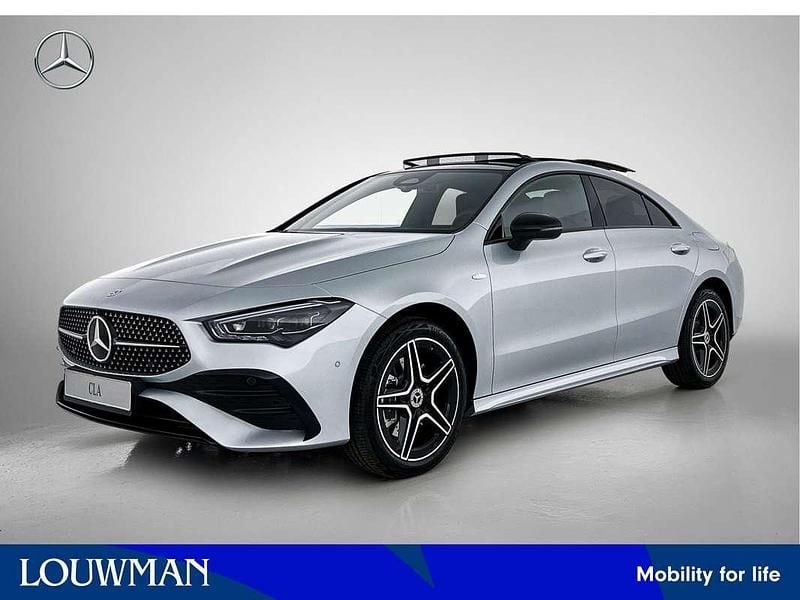 Zilver Nieuw 2025 Mercedes CLA250e Business Sedan | € 50.972 - Afbeelding 1/4