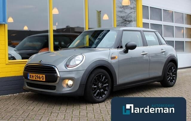 Grijs (metallic) Gebruikt 2016 Mini ONE Business Hatchback | € 6.900 (Eerlijke prijs) - Afbeelding 1/4