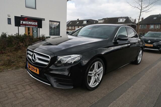 Zwart Gebruikt 2018 Mercedes E200 AMG Sedan | € 25.750 (Goede deal) - Afbeelding 1/4
