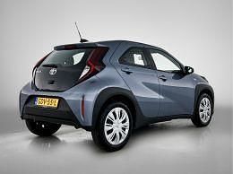 Occasion Toyota Aygo X Play 72 PK (52 kW) 2024 Grijs SUV