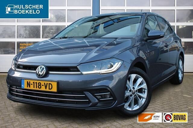 Grijs Gebruikt 2021 VW Polo Style Hatchback | € 20.450 (Iets duurder) - Afbeelding 1/4