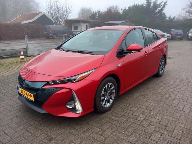 Occasion Toyota Prius 98 PK (72 kW) 2019 Rood (metallic) Hatchback