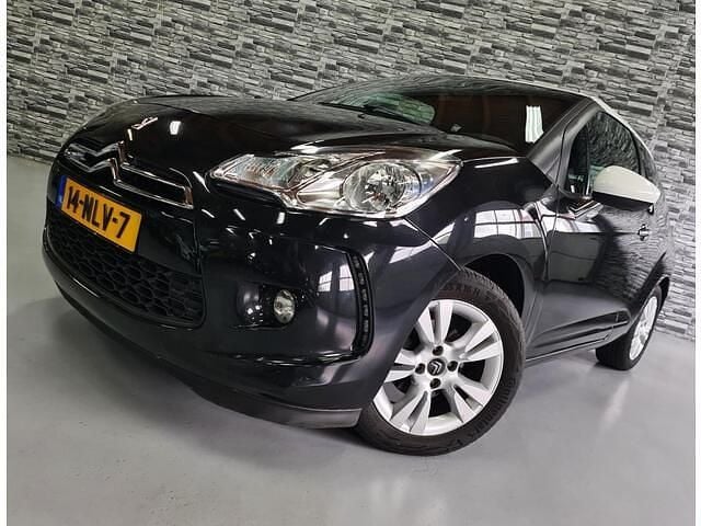 Zwart Gebruikt 2010 Citroën DS3 Chic Hatchback | € 3.295 (Eerlijke prijs) - Afbeelding 1/4