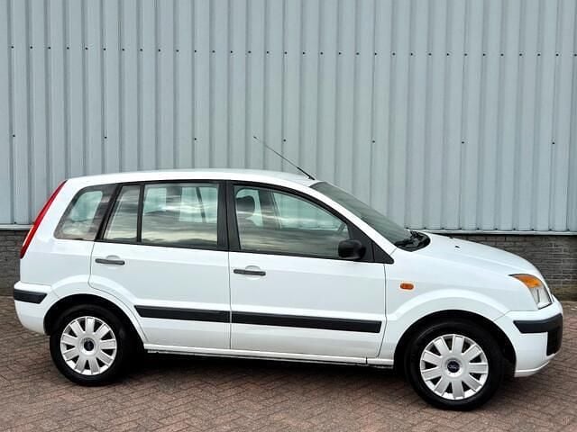 Occasion Ford Fusion 80 PK (58 kW) 2008 Wit Hatchback