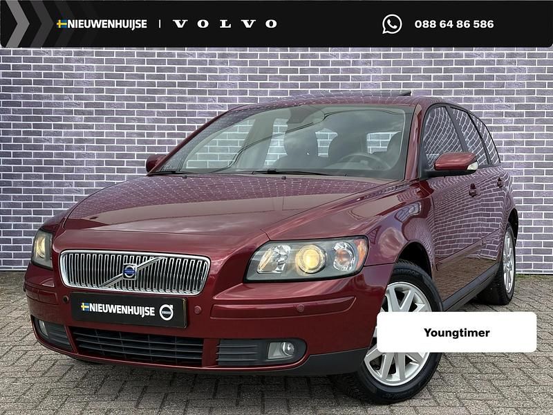 Rood Gebruikt 2004 Volvo V50 Momentum Stationwagen | € 10.694 - Afbeelding 1/3