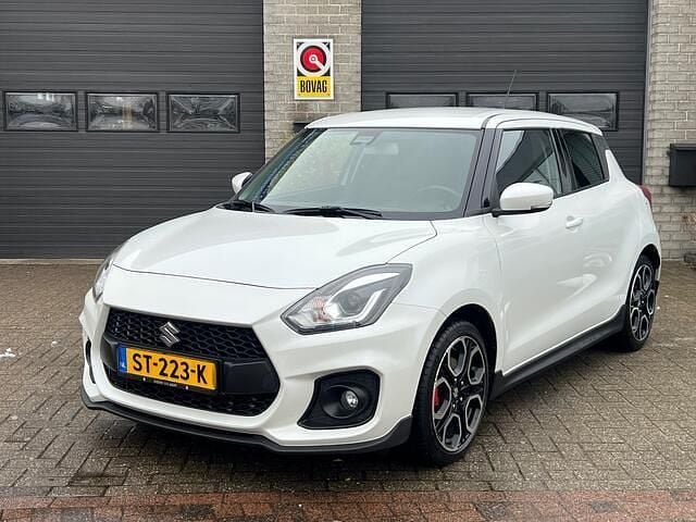 Wit Occasion 2018 Suzuki Swift Sport Hatchback | € 15.795 (Eerlijke prijs) - Afbeelding 1/4
